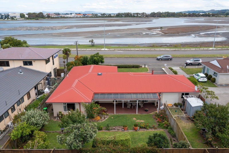 28 Meeanee Quay, Westshore, Napier - Carousel 1