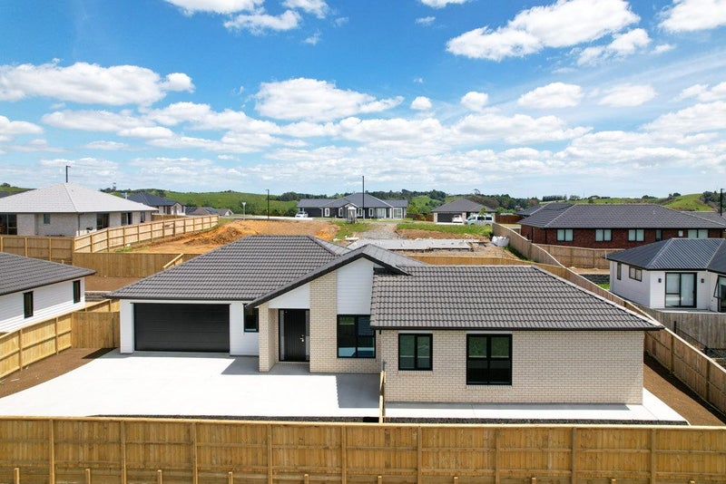 12 Dolcetto Place, Pokeno - Carousel 1