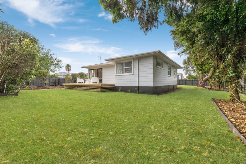 11 Burlington Place, Manurewa, Auckland - Carousel 1