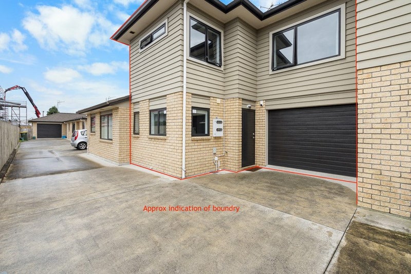 2/2 Paterson Street, Frankton, Hamilton - Carousel 1