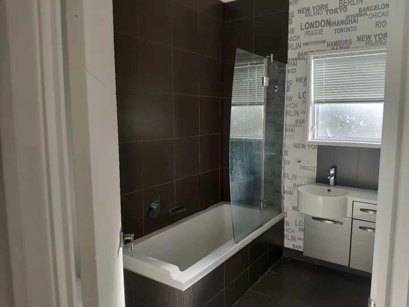 14 Tiri View Place, Waiake, Auckland - Carousel 2