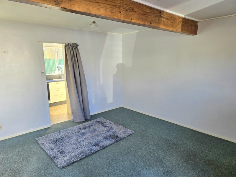 3/65 ARARINO ST, TRENTHAM, UPPER HUTT - Carousel 2