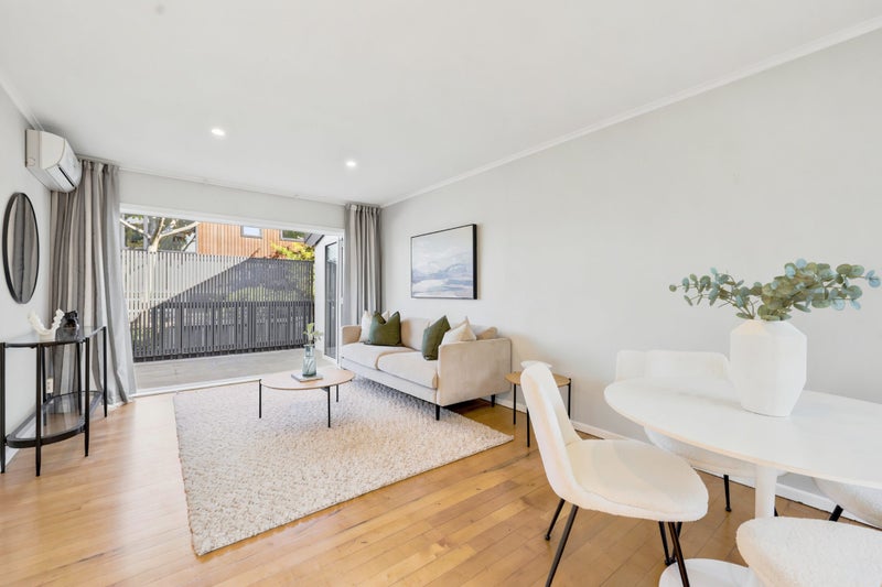 4/9 Wright Road, Point Chevalier, Auckland - Carousel 2