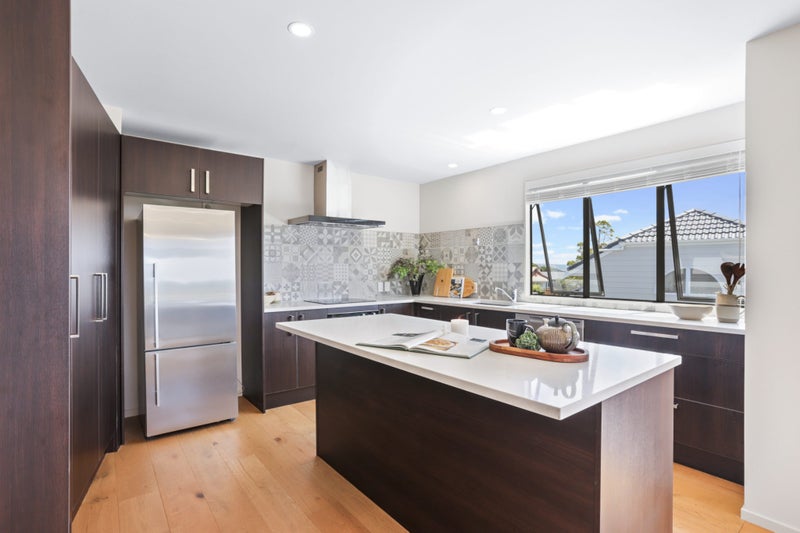 7A Kingshaven Close, Mount Roskill, Auckland - Carousel 2