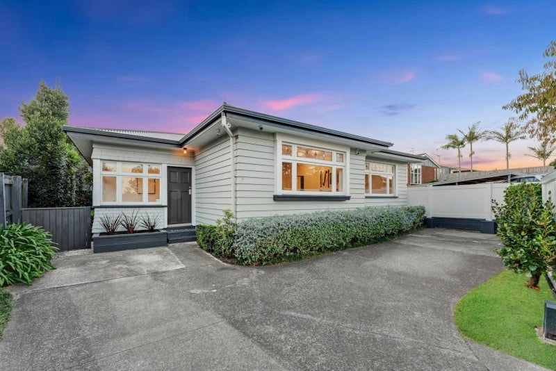 19B Price Crescent, Mount Wellington, Auckland - Carousel 1