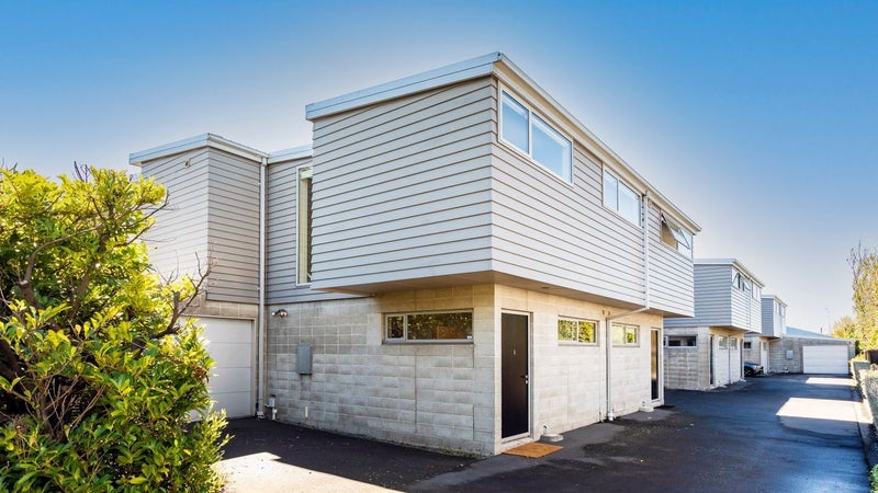 32A Champion Street, Edgeware, Christchurch - Carousel 1