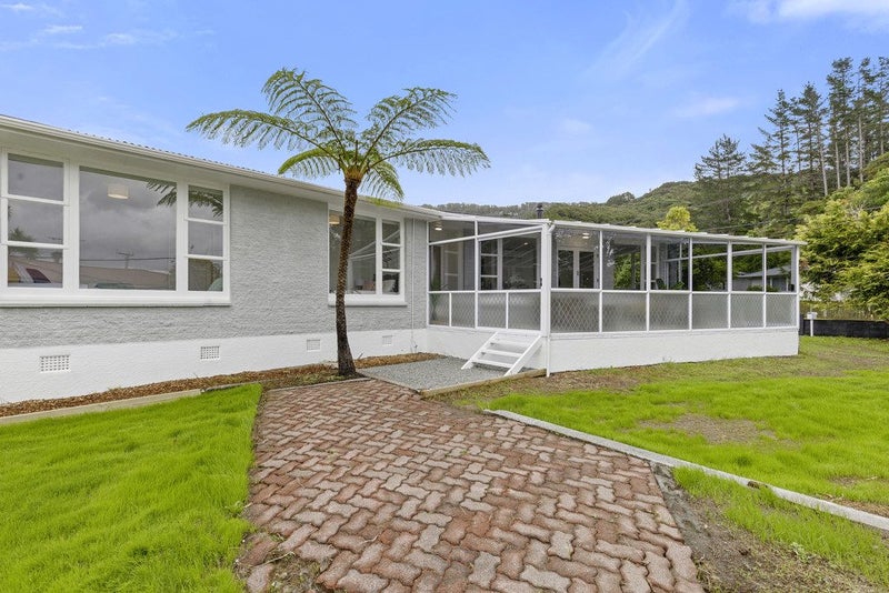 27 Lees Grove, Wainuiomata, Lower Hutt - Carousel 2
