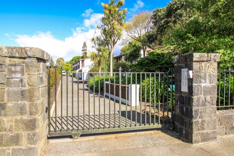 2/123 Owens Road, Epsom, Auckland - Carousel 14