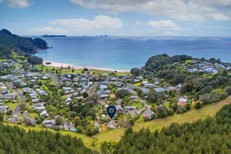 123 The Grove, Onemana, Whangamatā - Carousel 2