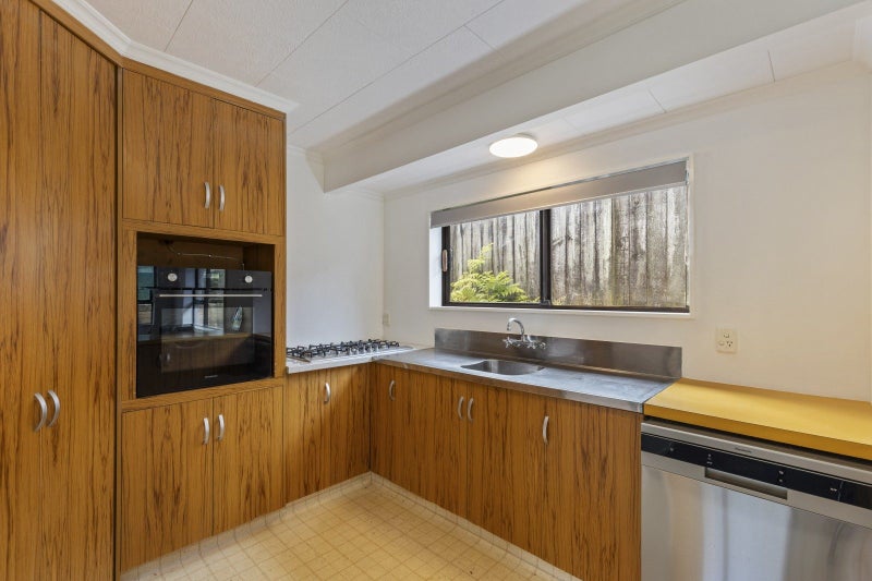 2 Squire Place, Blagdon, New Plymouth - Carousel 2