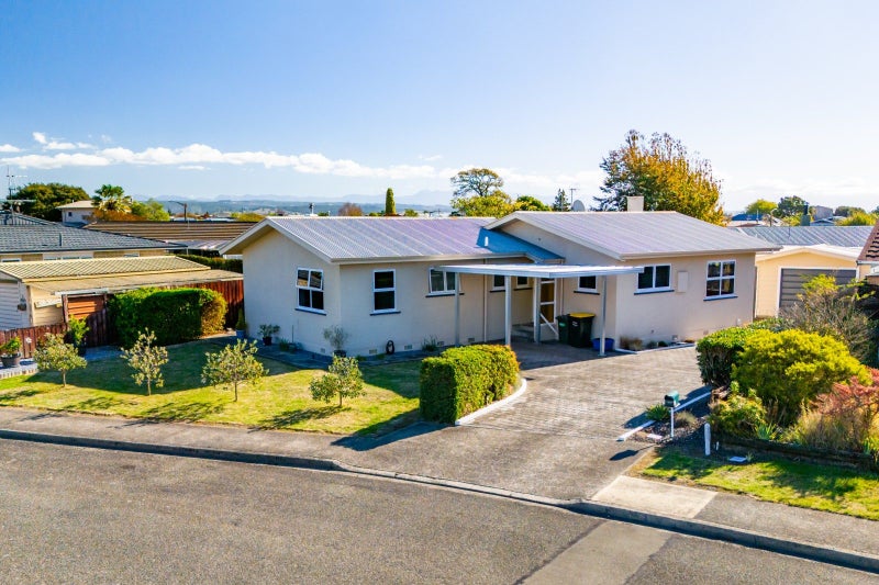 4 Field Place, Richmond - Carousel 1