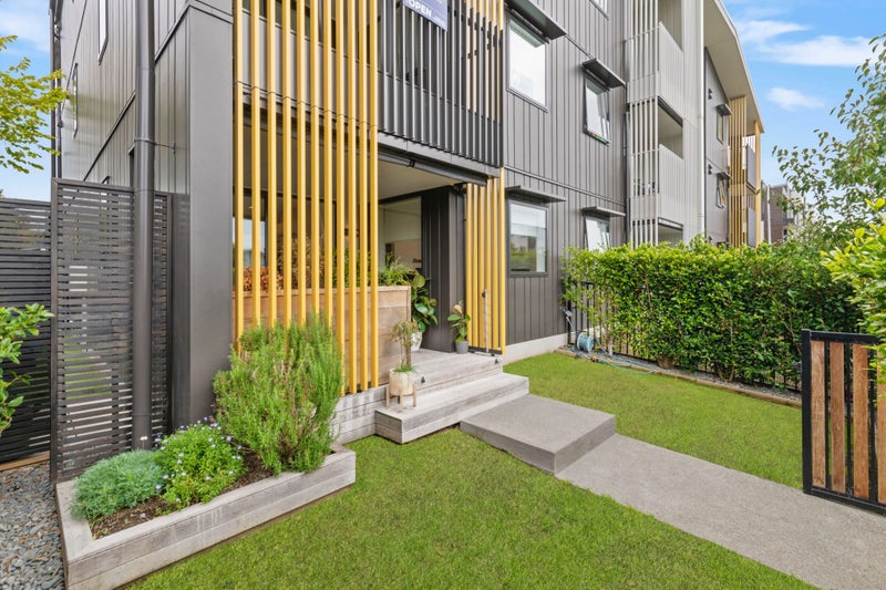 4/45 Cessna Crescent, Mangere, Auckland - Carousel 1