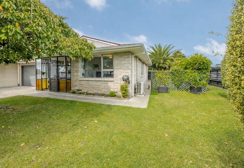 2/306 Southland Road, Hastings, Hastings - Carousel 1