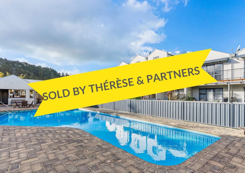 3/5 Carolina Place, Albany, Auckland - Carousel 1