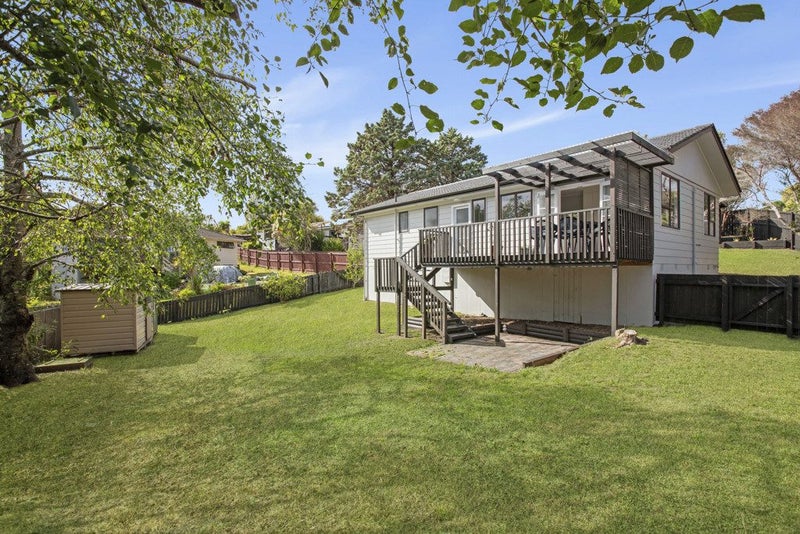 15 Panzic Place, Glen Eden, Waitakere City, Auckland - Carousel 1