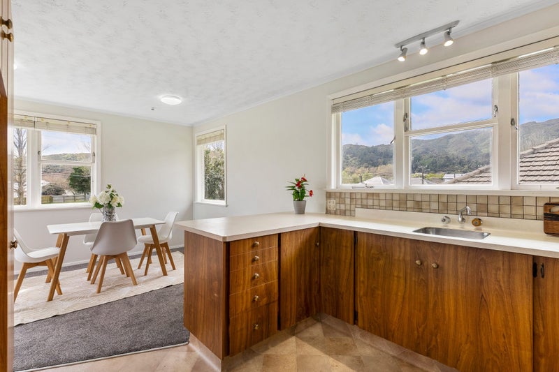 220 Waddington Drive, Naenae, Lower Hutt - Carousel 2