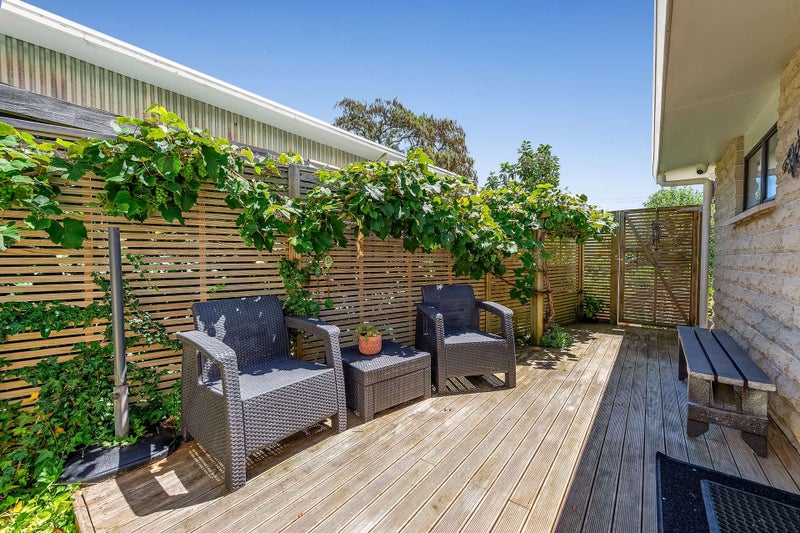 2 Nixon Street, Whanganui East, Whanganui - Carousel 2