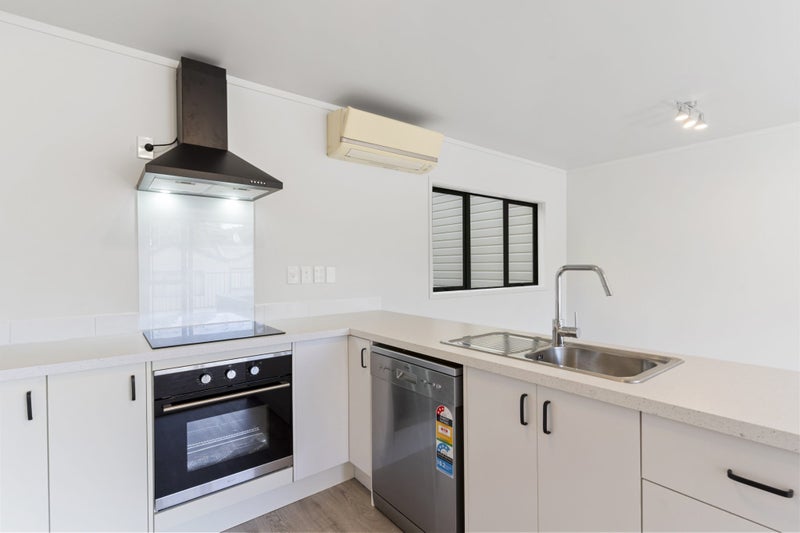 31/8 Flynn Street, Birkdale, Auckland - Carousel 2