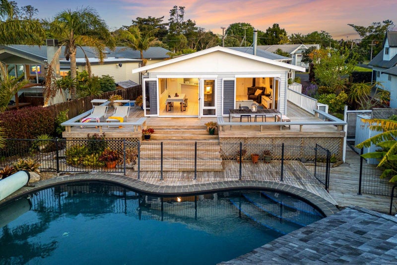 46 The Terrace, Herald Island, Auckland - Carousel 2