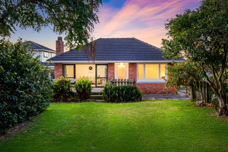 54A Waipani Road, Te Atatu Peninsula, Auckland - Carousel 1