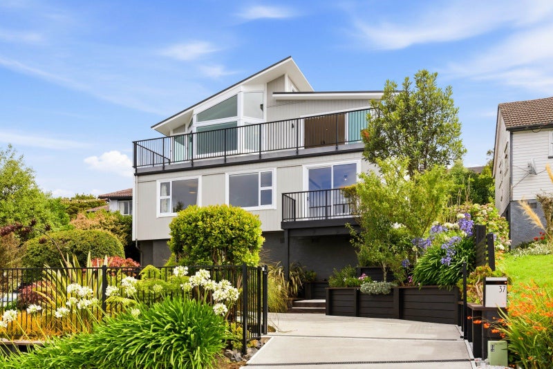 37 Earls Road, Saint Clair, Dunedin - Carousel 1