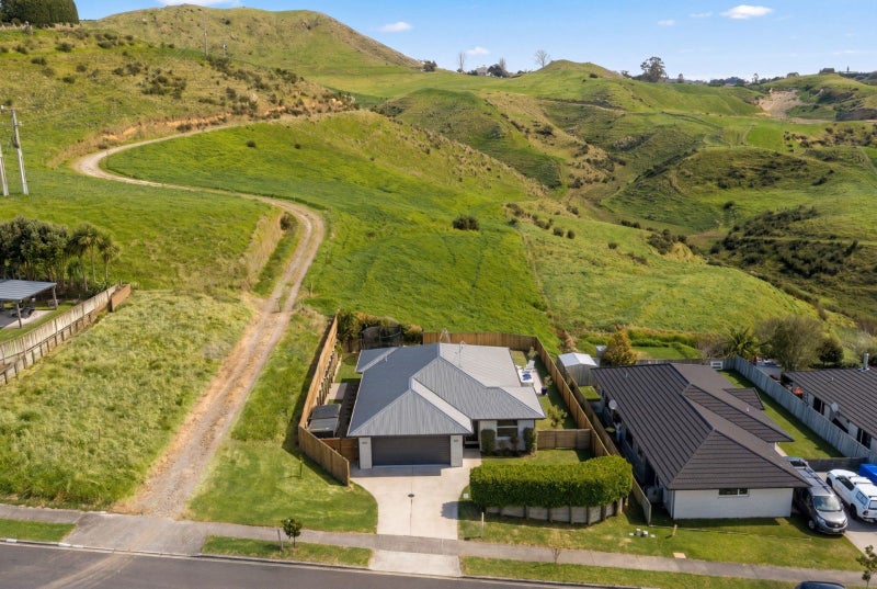 244 Ballintoy Park Drive, Welcome Bay, Tauranga, Bay Of Plenty - Carousel 21