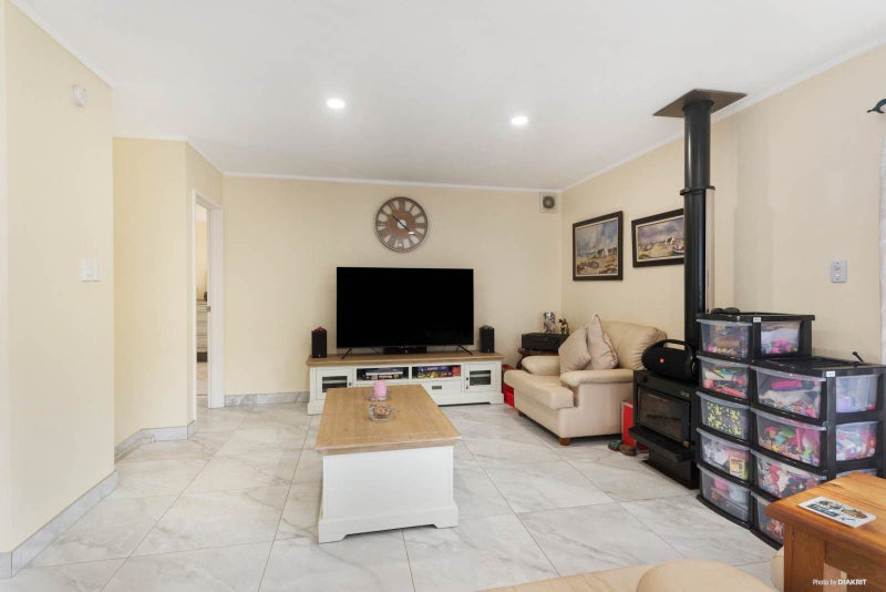 2/6 Wilkinson Way, Browns Bay, Auckland - Carousel 1