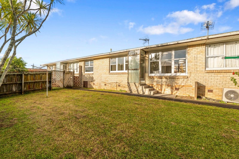 2/7 Laburnum Road, New Windsor, Auckland - Carousel 1