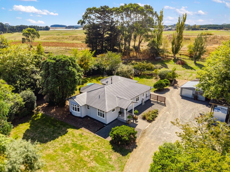 42 Waitarere Beach Road, Waitarere, Levin - Carousel 1