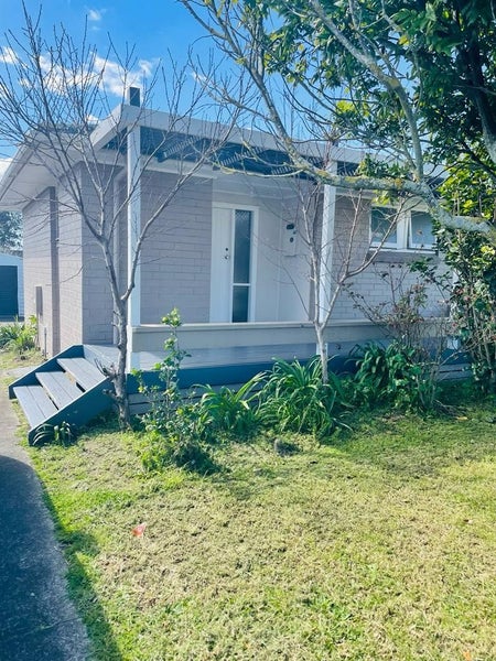 625 Massey Road, Mangere, Auckland - Carousel 1