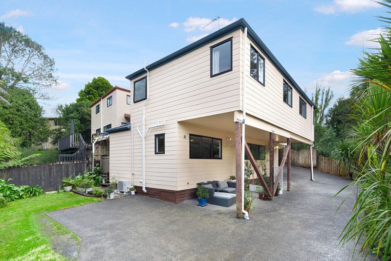 45 Holmes Drive South, Massey, Auckland - Carousel 1