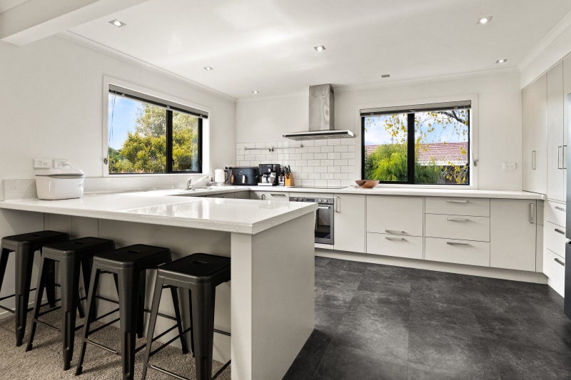 75 Glenross Street, Glenross, Dunedin - Carousel 2