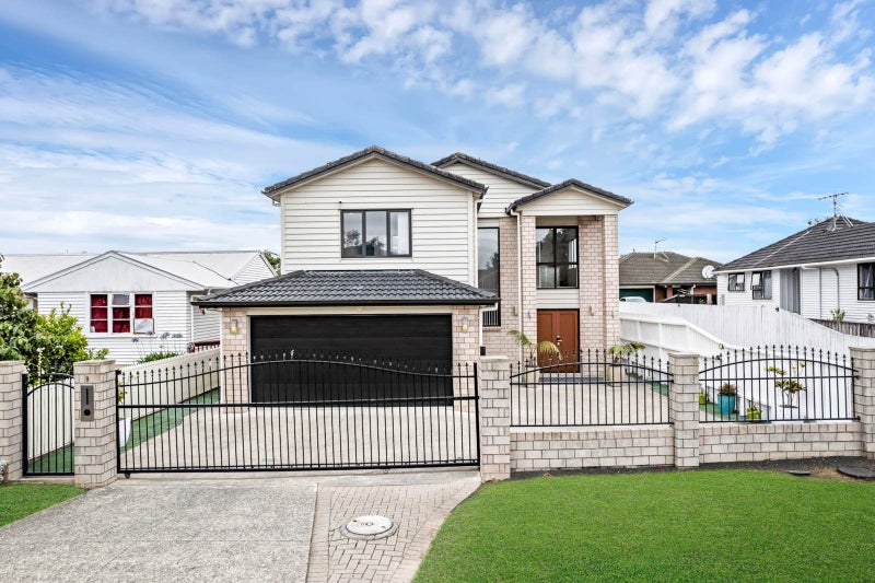 9 Pembroke Street, Papatoetoe, Auckland - Carousel 2