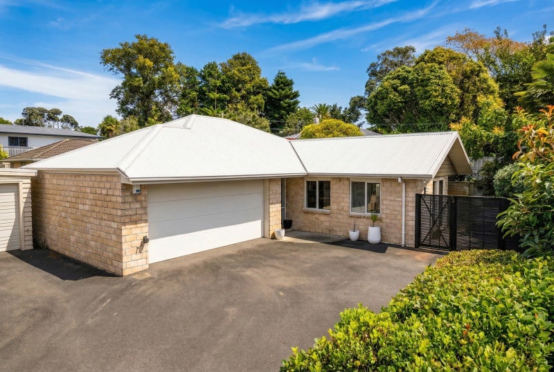 5A Simmonds Grove, Greerton, Tauranga - Carousel 1