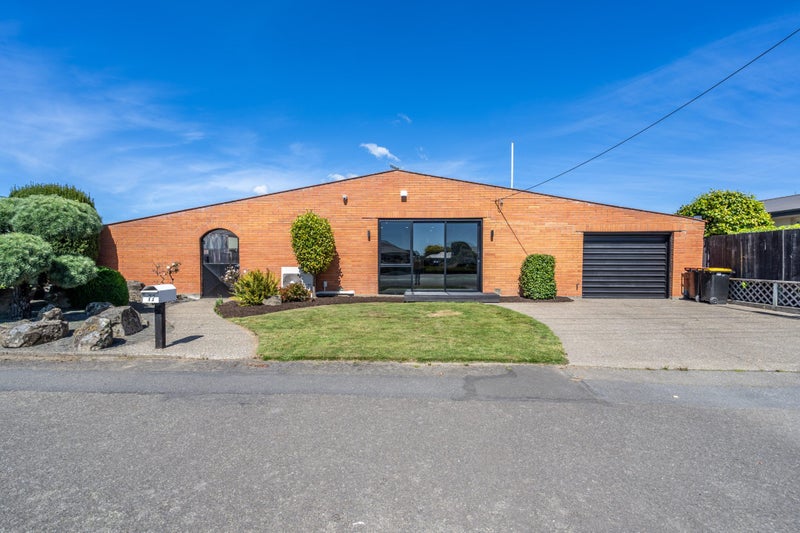 11 Bainfield Road, Waikiwi, Invercargill - Carousel 1