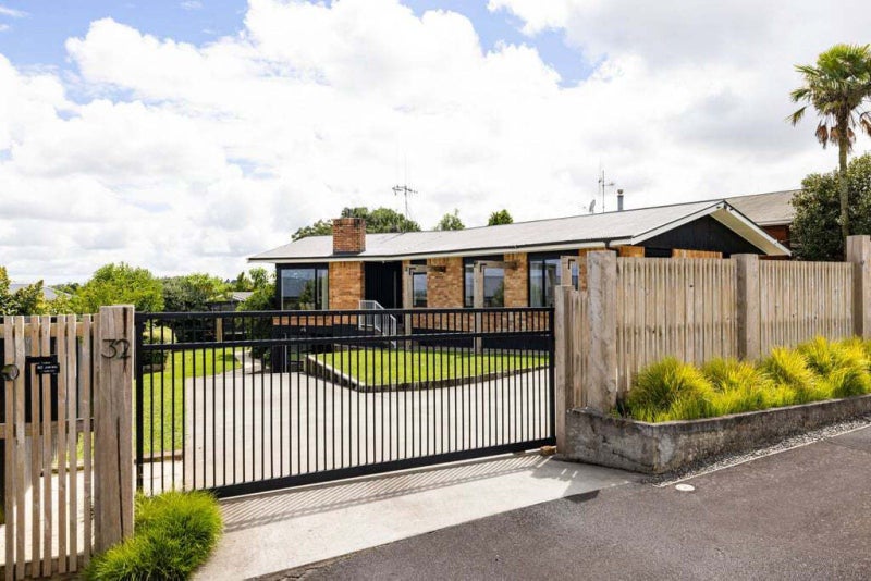 32 Corrin Street, Melville, Hamilton - Carousel 2