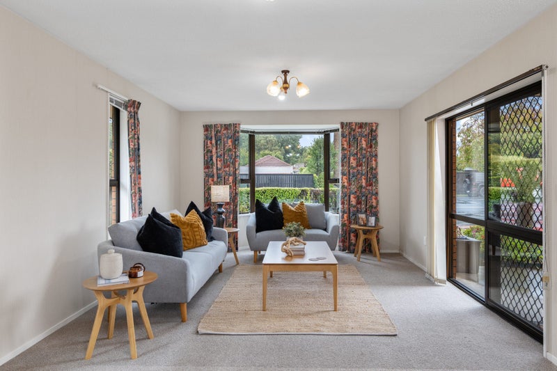 1/1 Torvill and Dean Lane, Cashmere, Christchurch - Carousel 2