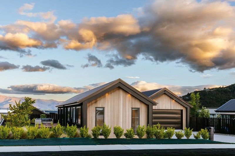 8 Linnburn Road, Wanaka - Carousel 2