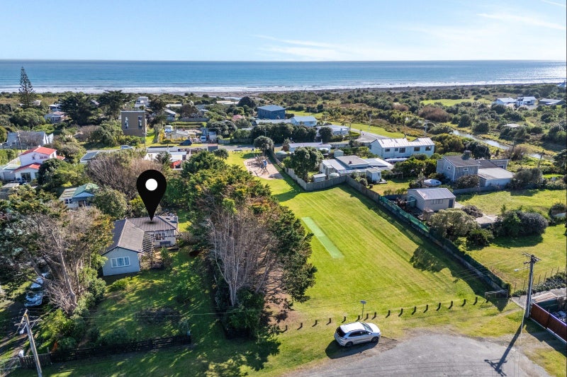 5 Gawler Street, Te Horo Beach - Carousel 1
