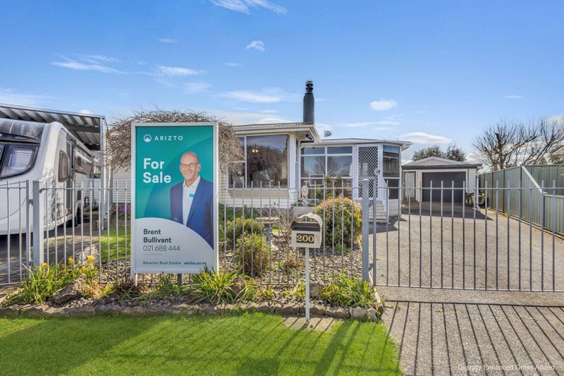 200 Galway Place, Mayfair, Hastings - Carousel 1
