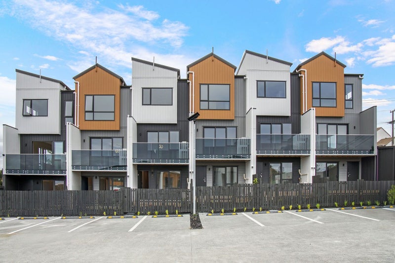 95C Woodglen Rd, Glen Eden, Waitakere City, Auckland - Carousel 1