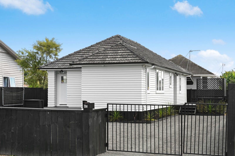 42 Higgins Road, Frankton, Hamilton - Carousel 1