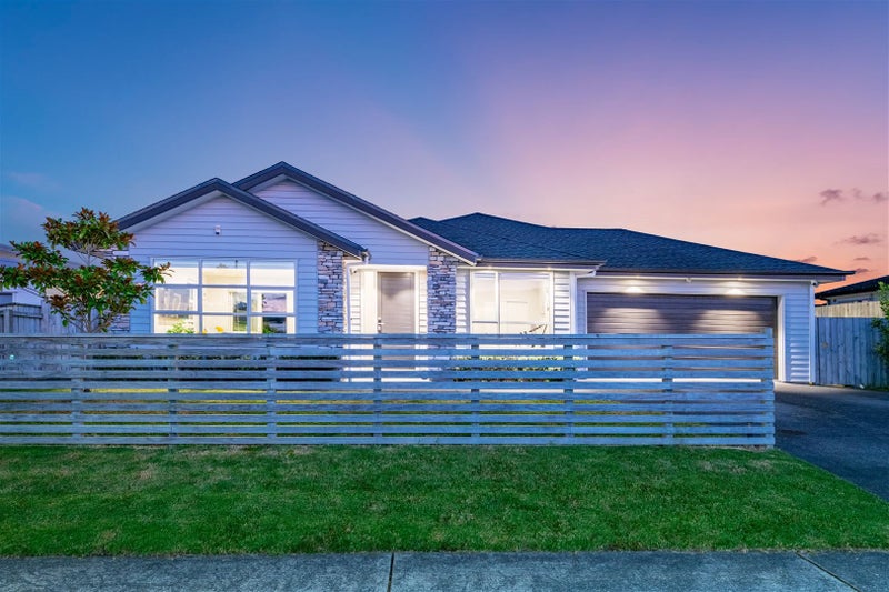 17 Aporo Drive, Kumeu - Carousel 1