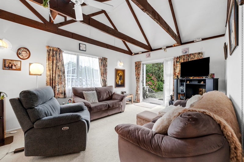 11B Honey Place, Weymouth, Auckland - Carousel 2