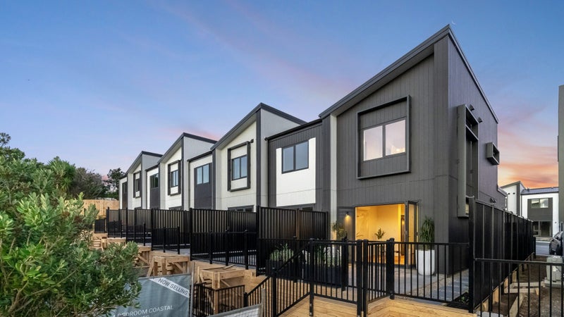 3/6 Ngaroma House Drive, Hobsonville, Auckland - Carousel 1