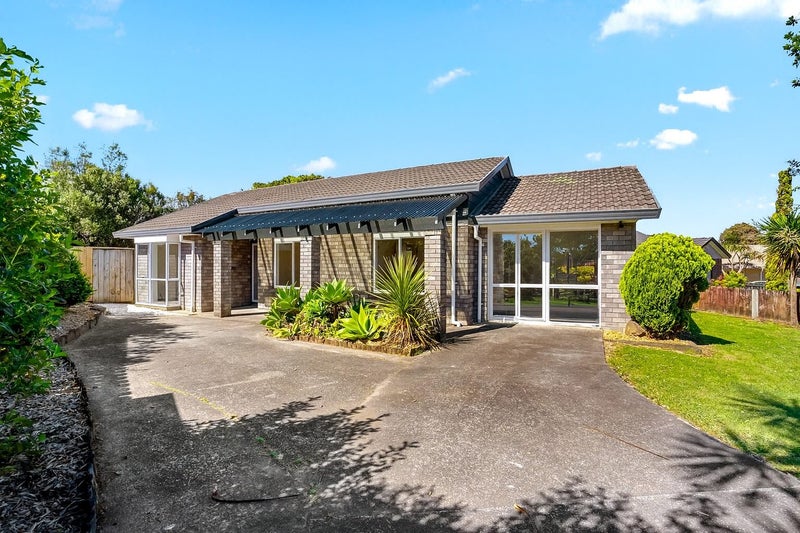 11 Randwick Place, Randwick Park, Auckland - Carousel 1