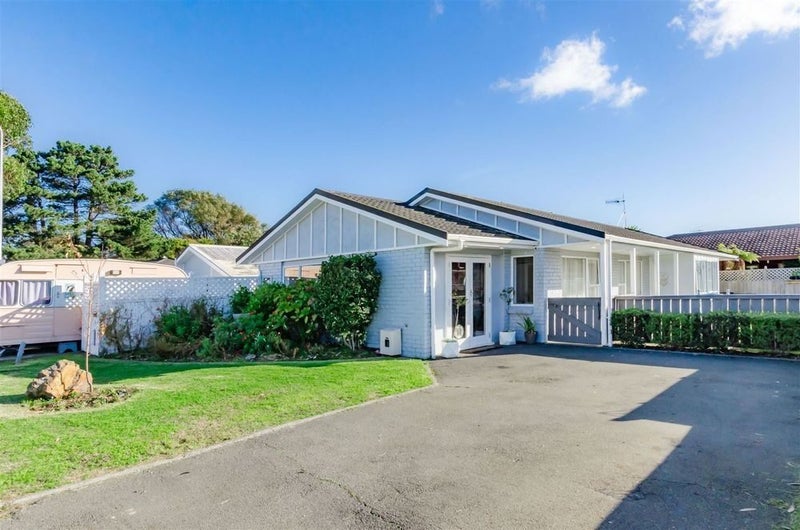39 The Drive, Paraparaumu Beach, Paraparaumu - Carousel 1