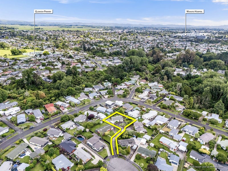 25 Patrick Place, Fitzroy, Hamilton - Carousel 25