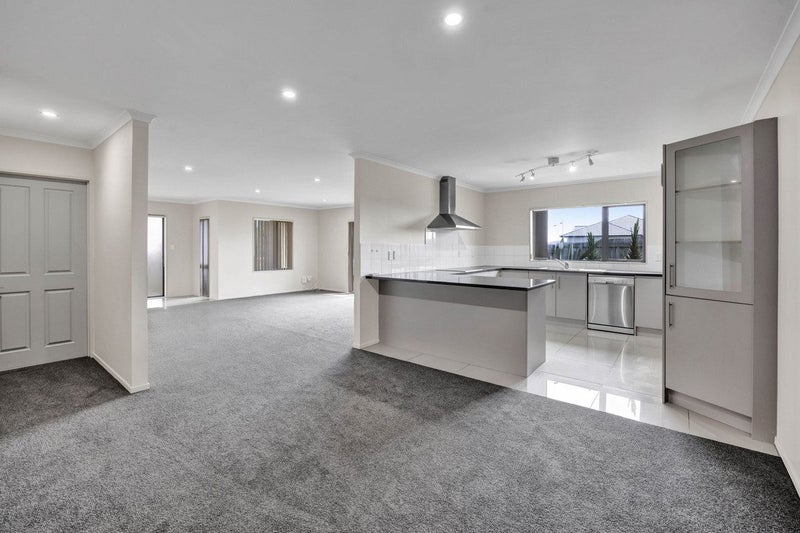 8 County Drive, Hawera - Carousel 2