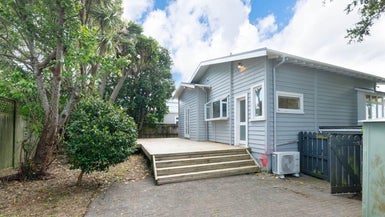 8B Quest Terrace, Mount Roskill, Auckland - Carousel 1